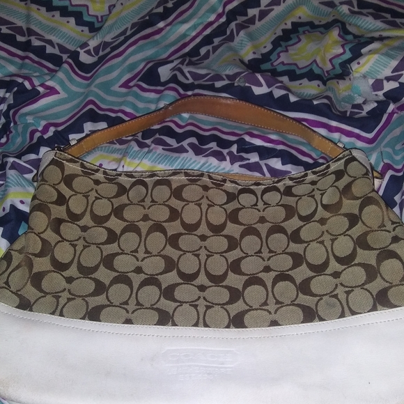 BARELY USED COACH PURSE - Picture 2 of 4